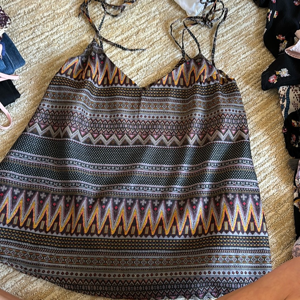 Striped pattern tank